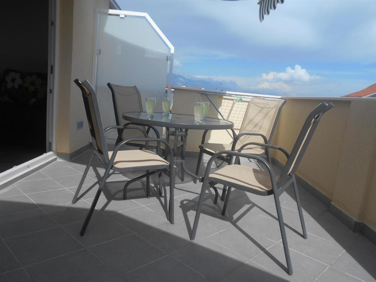 Apartment Cherry Kastela Exterior photo