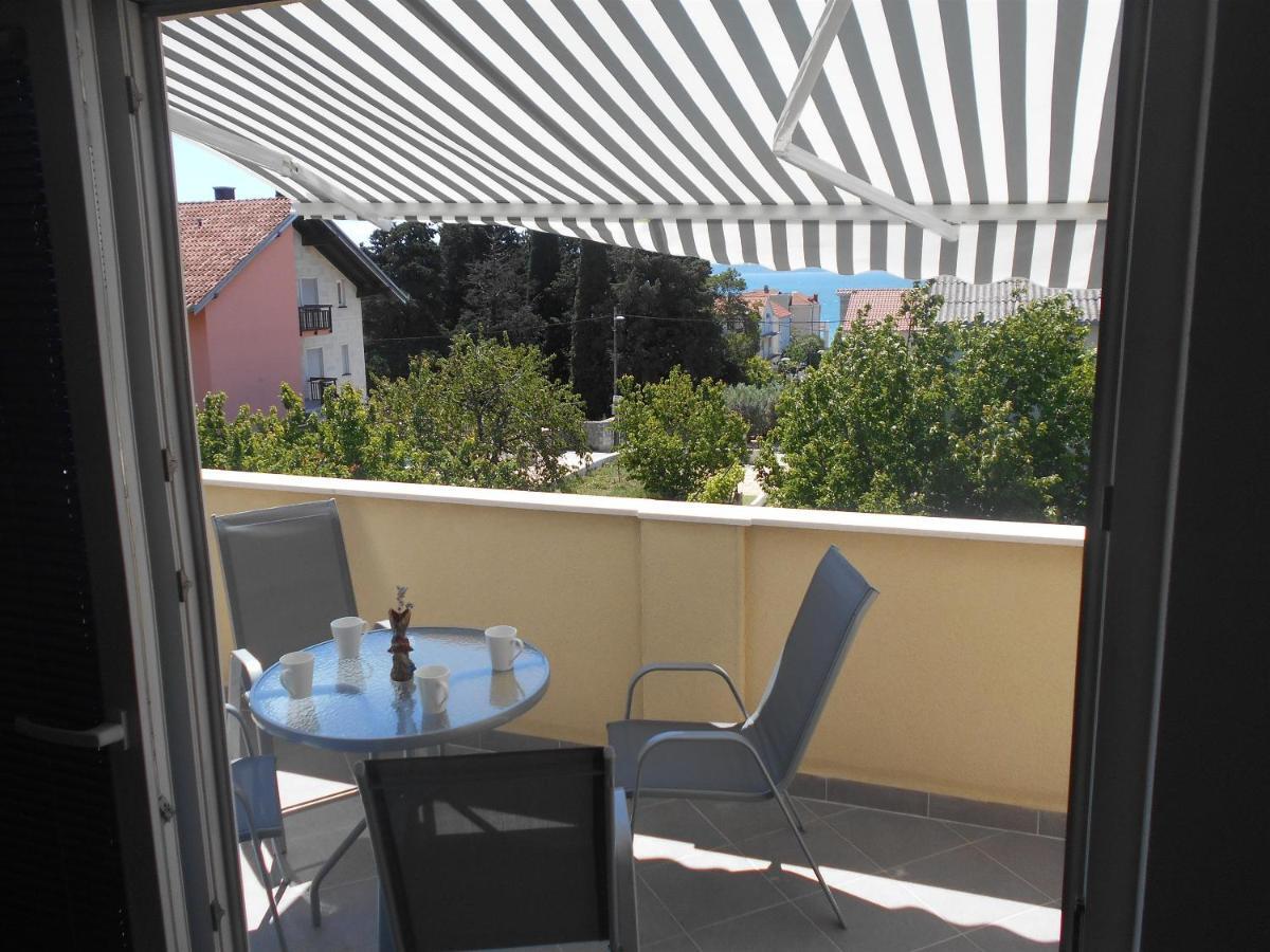 Apartment Cherry Kastela Exterior photo